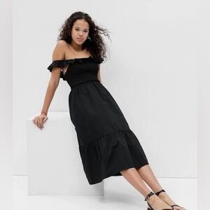 GAP Ruffle Neck Midi Dress